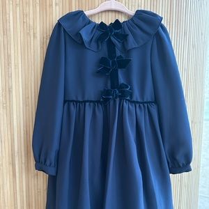 Elegant navy dress with velvet details